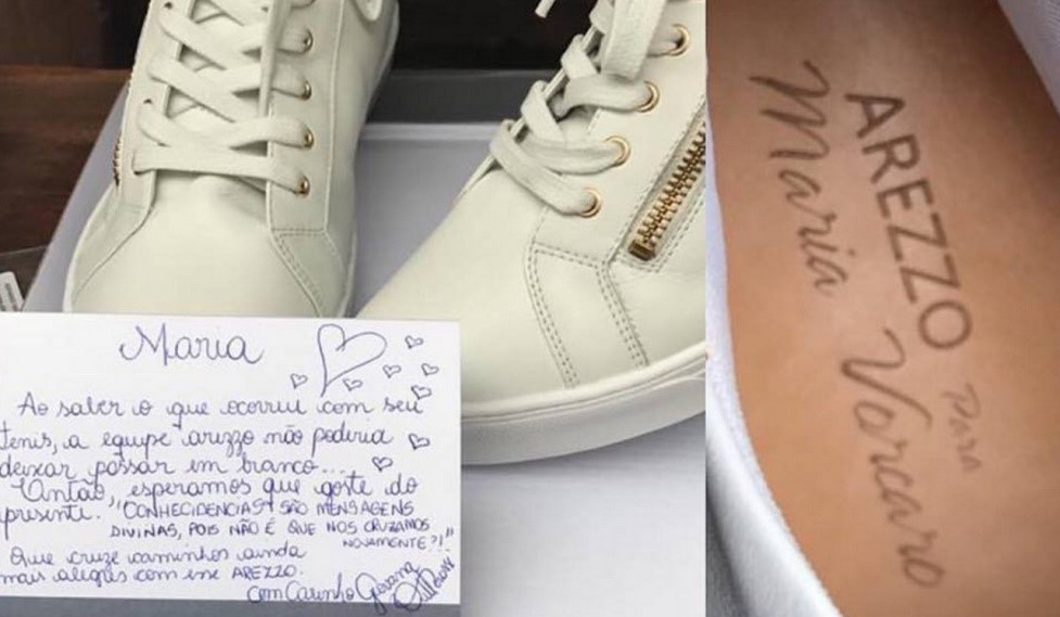 Foto de um sapato da marca Arezzo feito exclusivamente para cliente Maria Varcaro acompanhado de um bilhete escrito à mão.